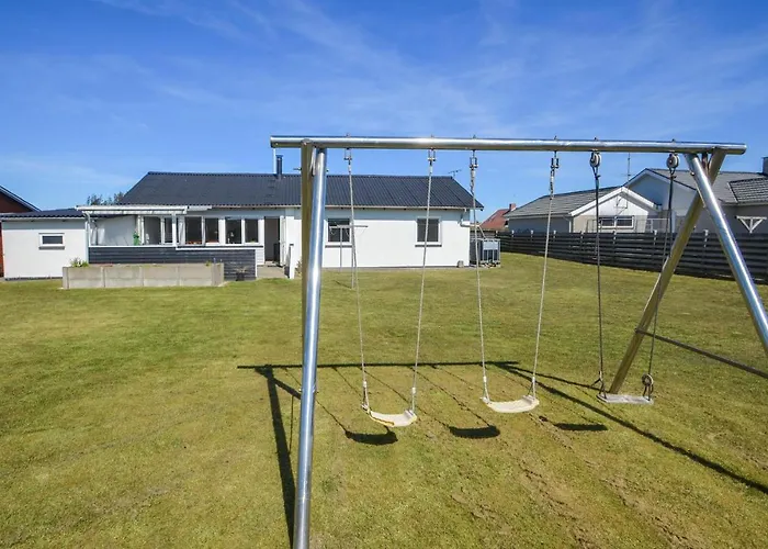 2 Bedroom Lovely In