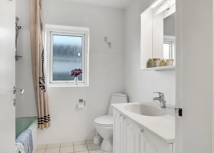 2 Bedroom Lovely In *
