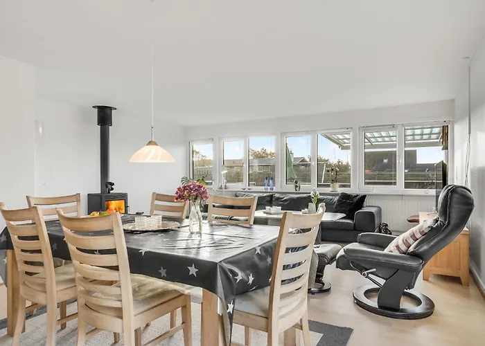 2 Bedroom Lovely In *